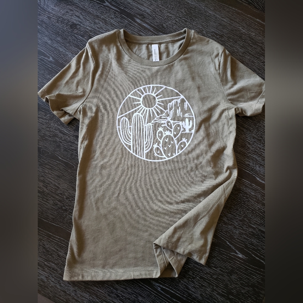 Desert Scene T-Shirt 🌵